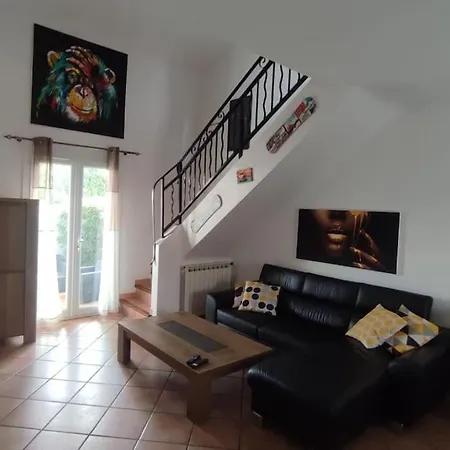 Apartment Chez Nico, Proche Des Sablettes